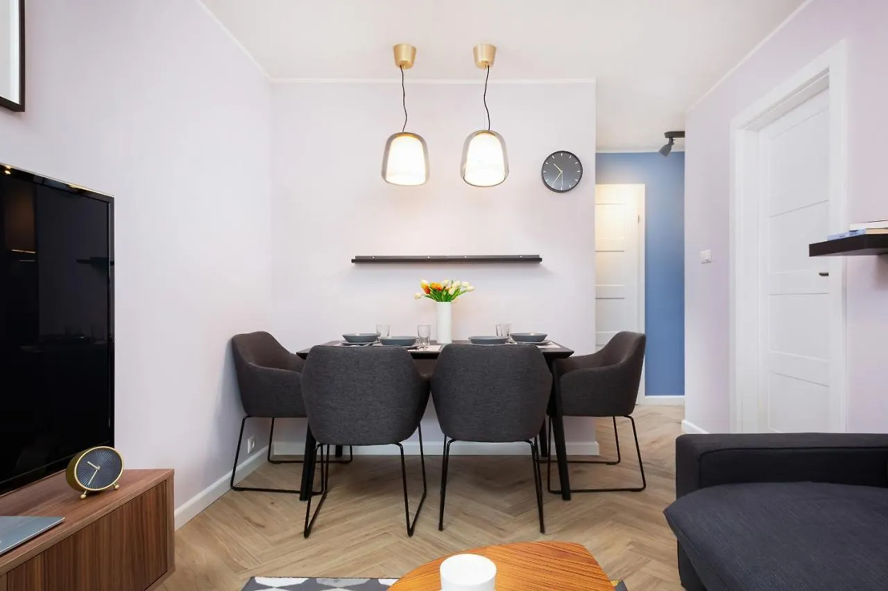 Apartments Warsaw Nowowiejska by Renters Polska